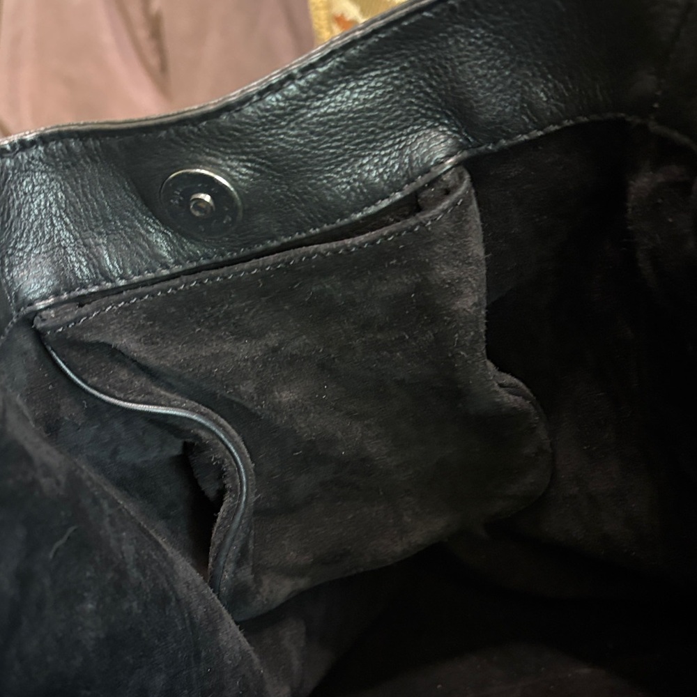 Michael Kors Black Leather Chain-Detail Shoulder Bag - Picture 9 of 10